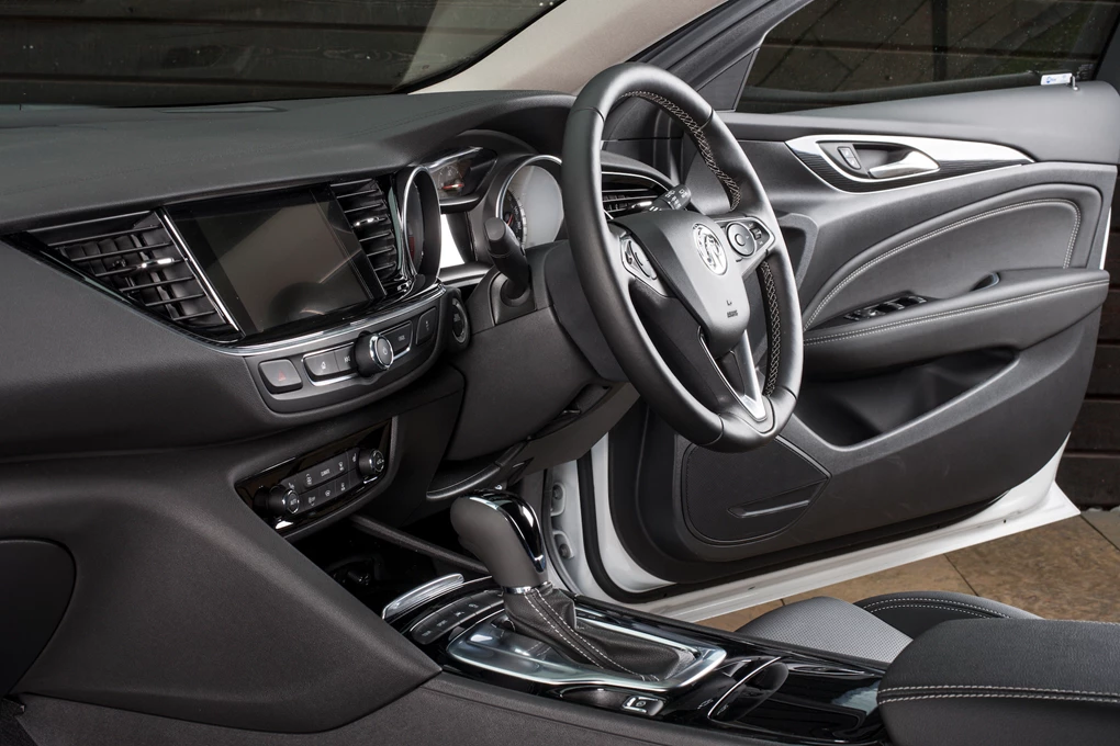 2018 Vauxhall Insignia Country Tourer rugged estate