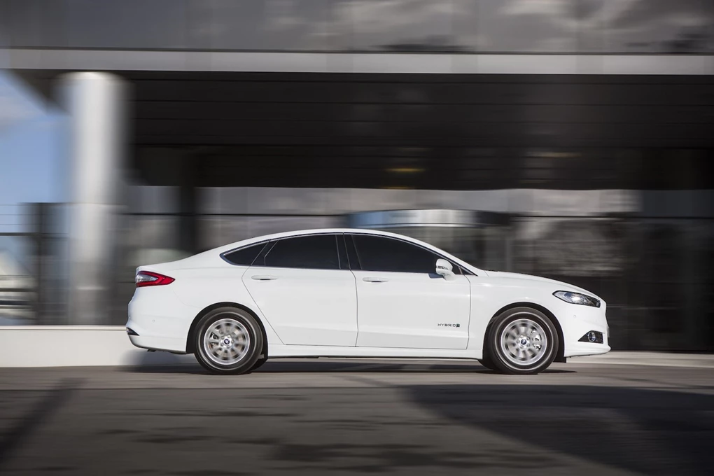 Ford Mondeo Hybrid