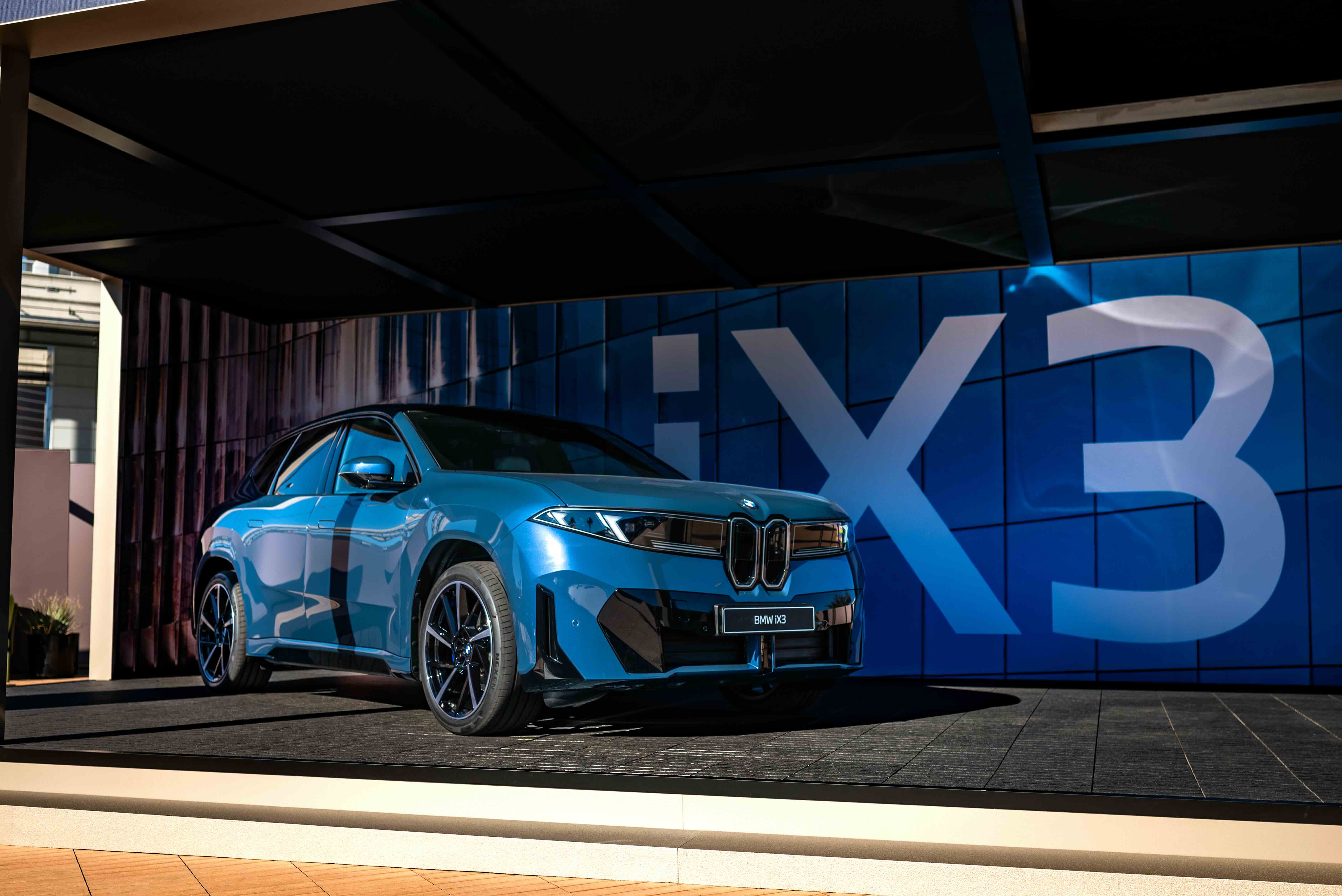BMW iX3 Named 2026 What Car? Car of the Year